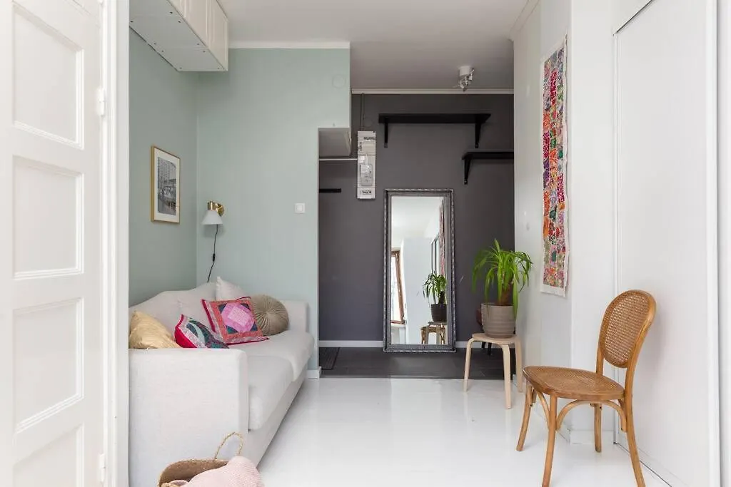 הלסינקי Charming Suite With Garden Views Steps From Metro 0*,